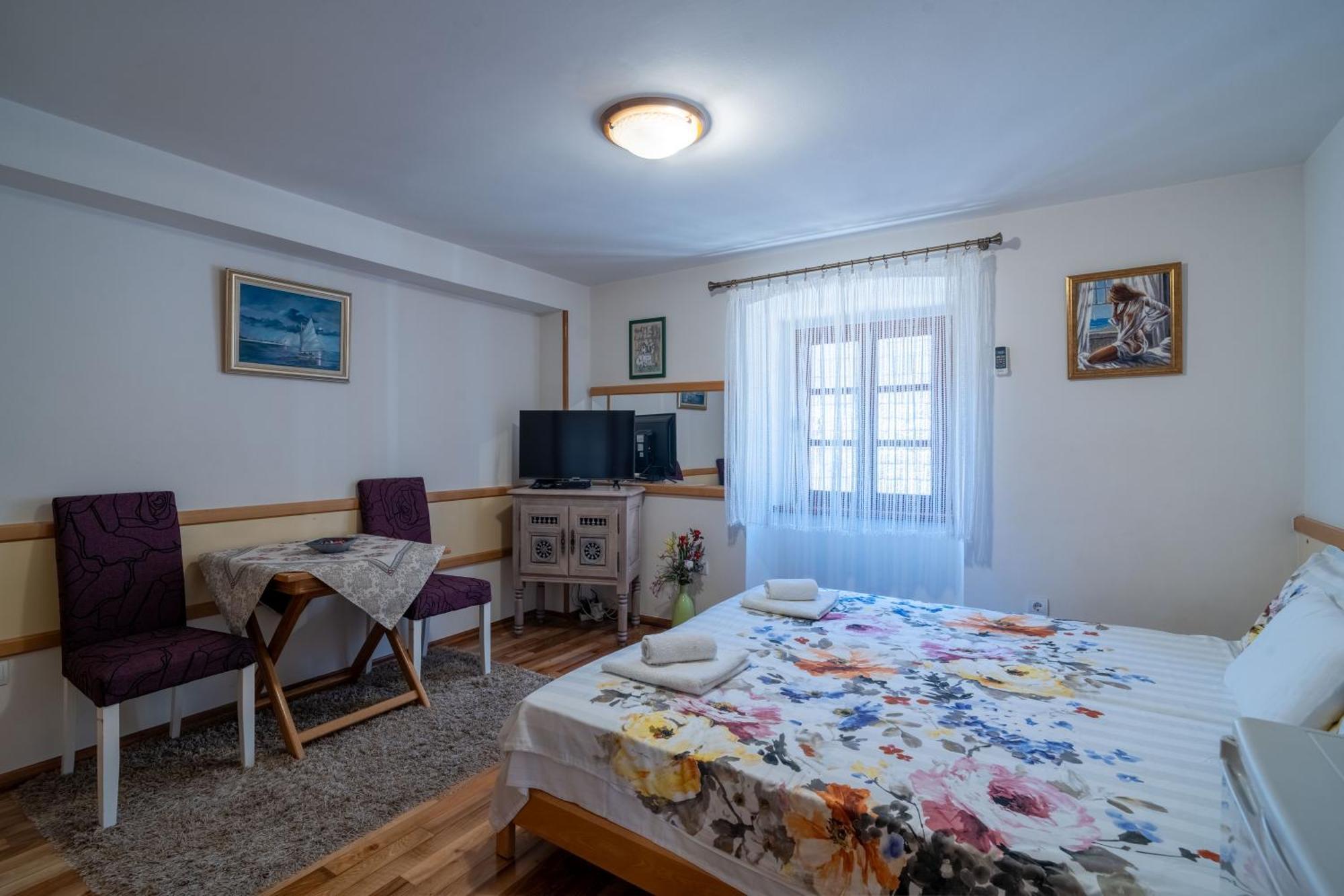 Studios Belvi Kotor Buitenkant foto