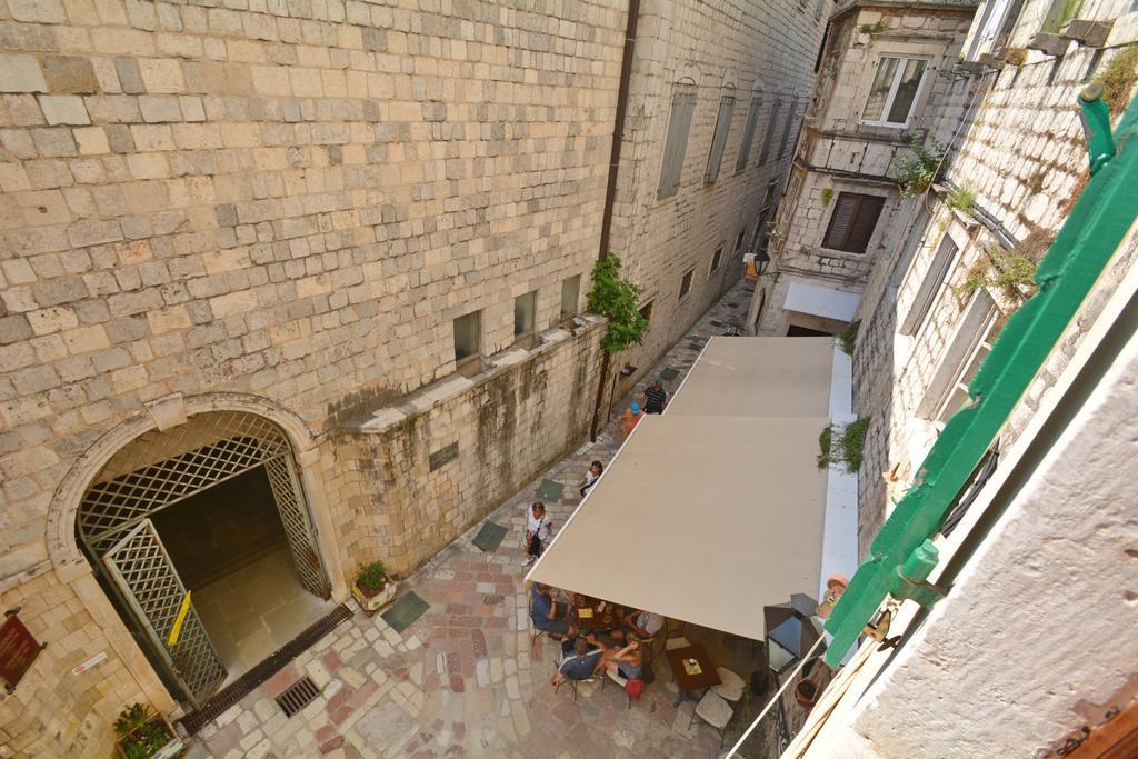 Studios Belvi Kotor Buitenkant foto