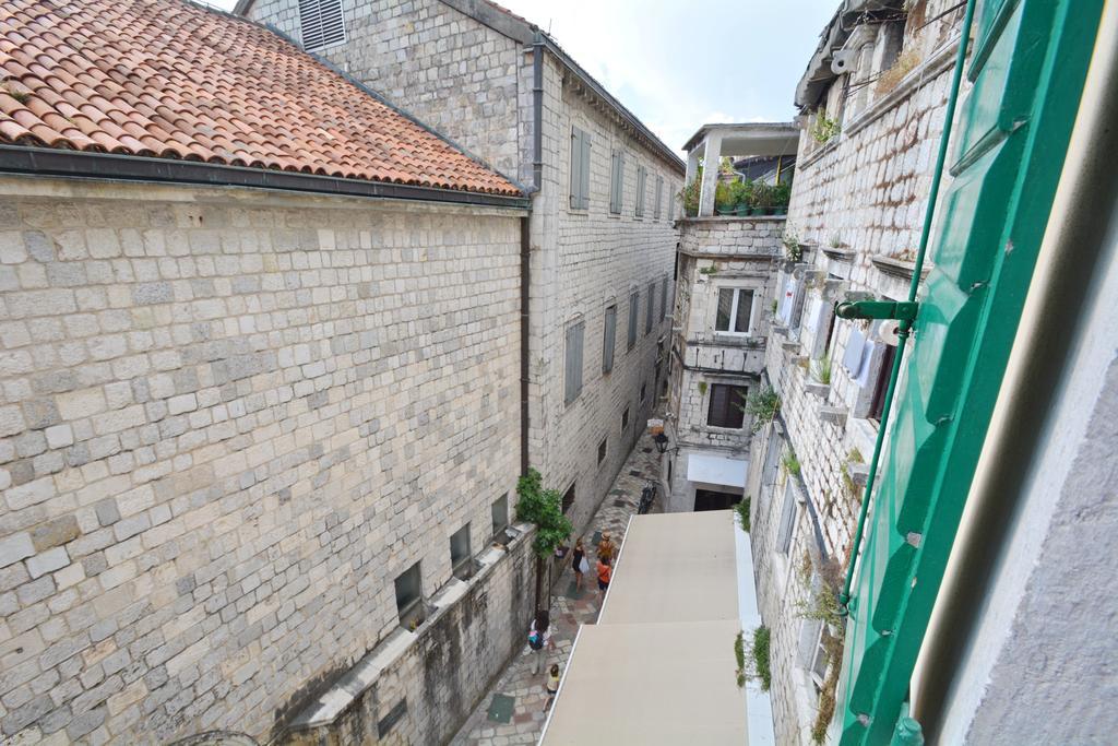 Studios Belvi Kotor Buitenkant foto