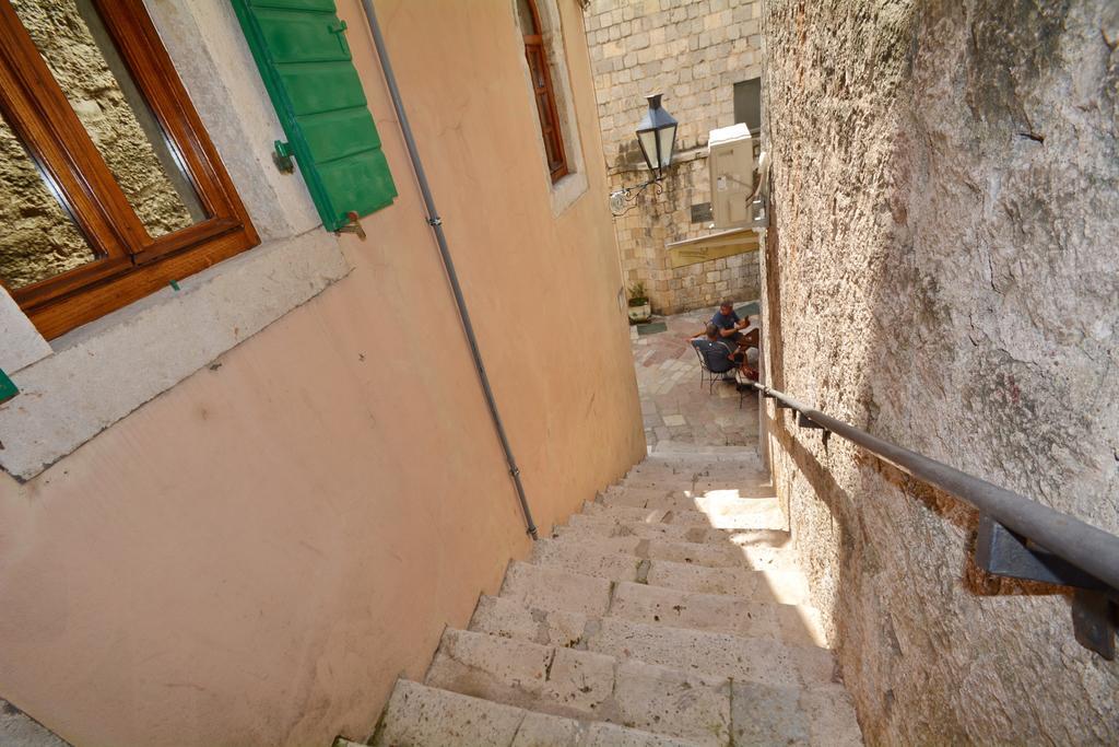 Studios Belvi Kotor Buitenkant foto