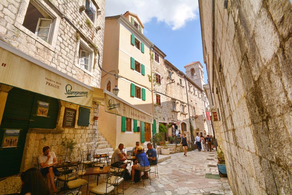 Studios Belvi Kotor Buitenkant foto