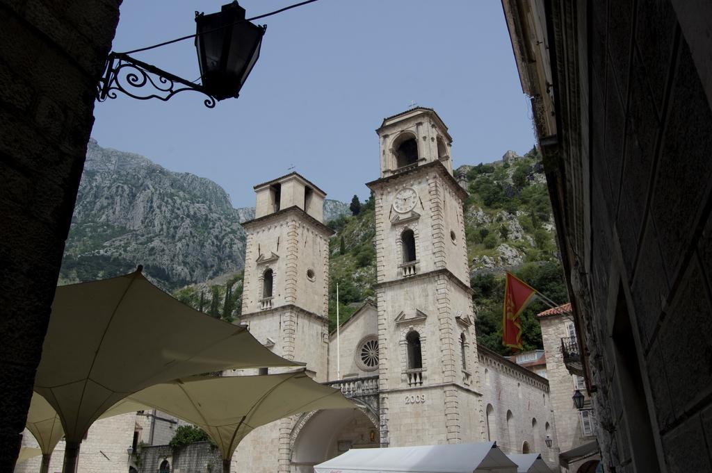 Studios Belvi Kotor Buitenkant foto
