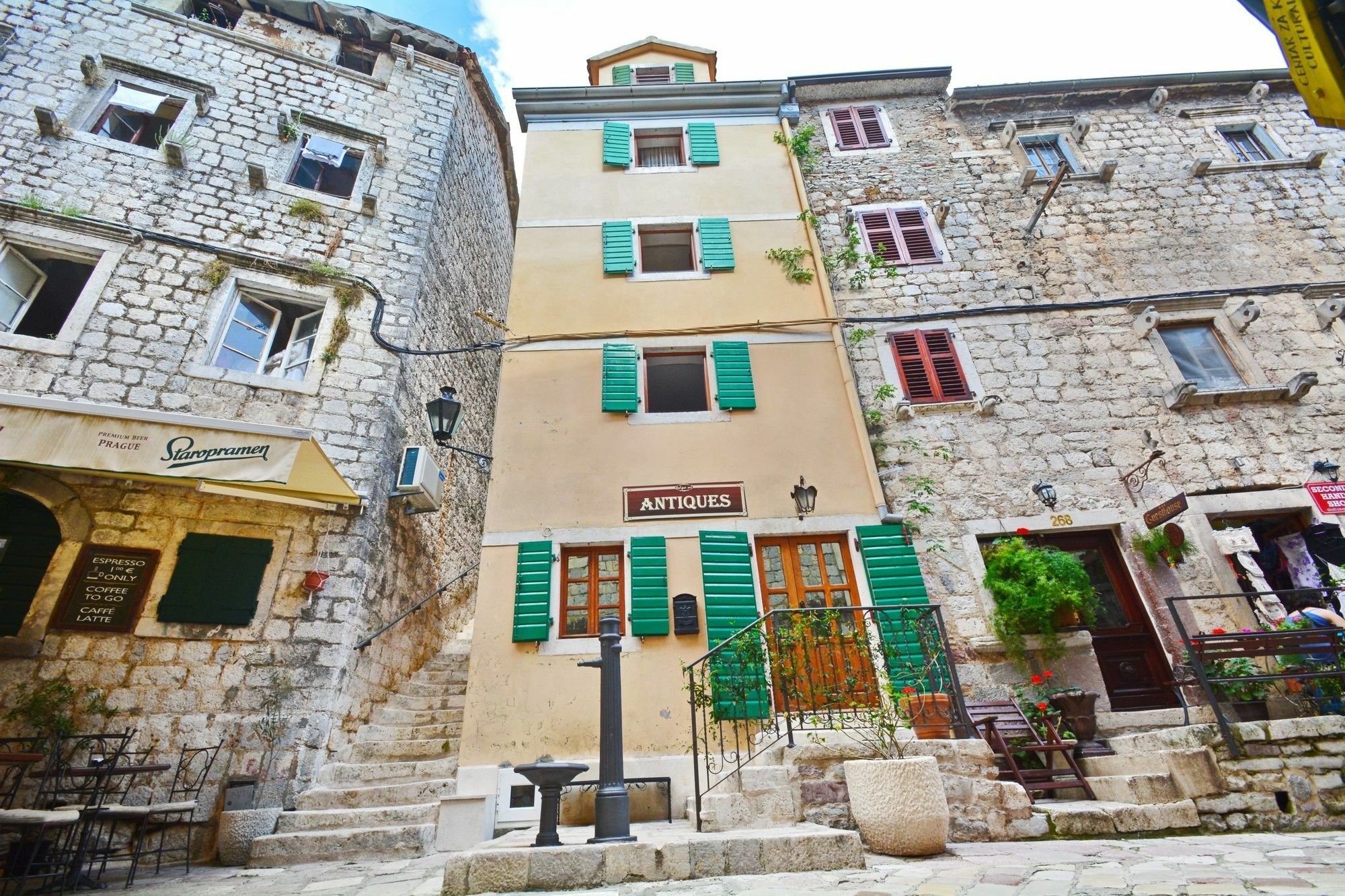 Studios Belvi Kotor Buitenkant foto